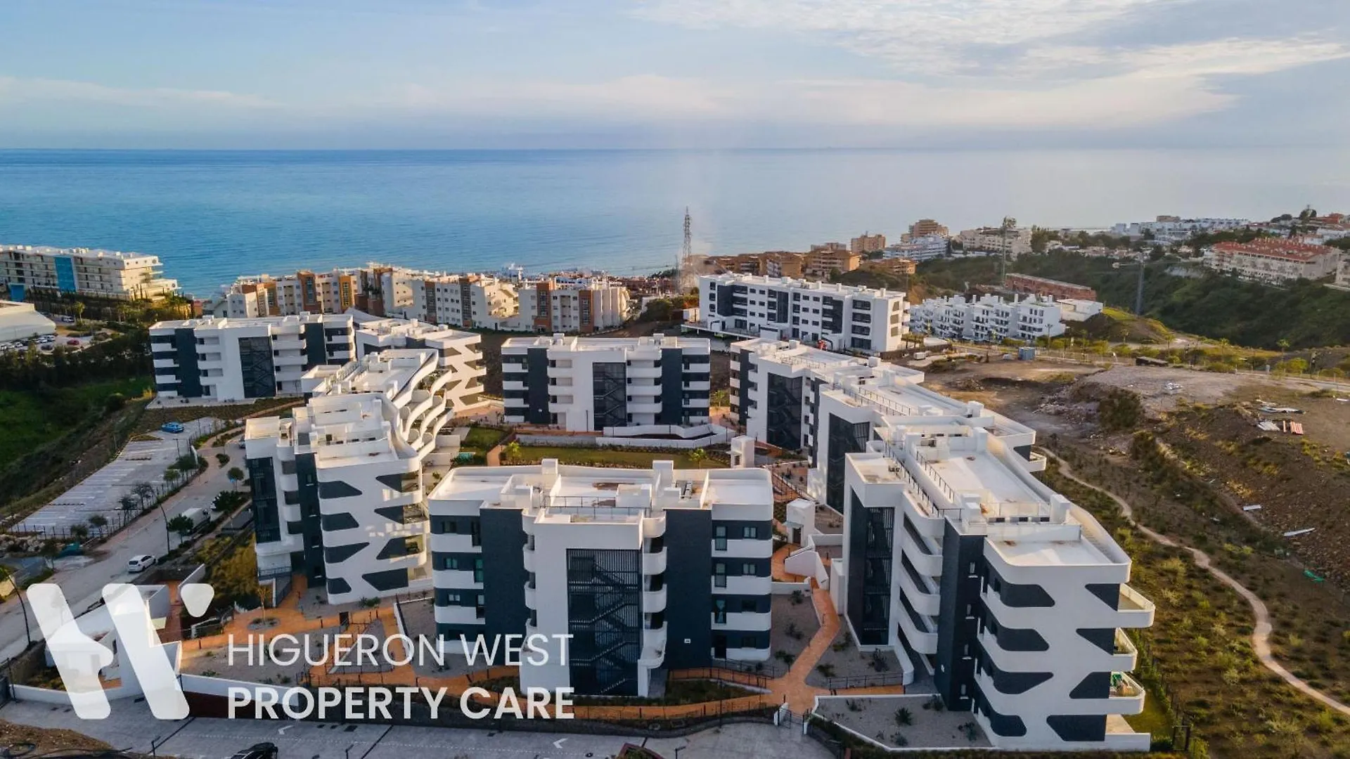 Higueron West Property Collection - The Poolview Terrace By Hwpc Fuengirola