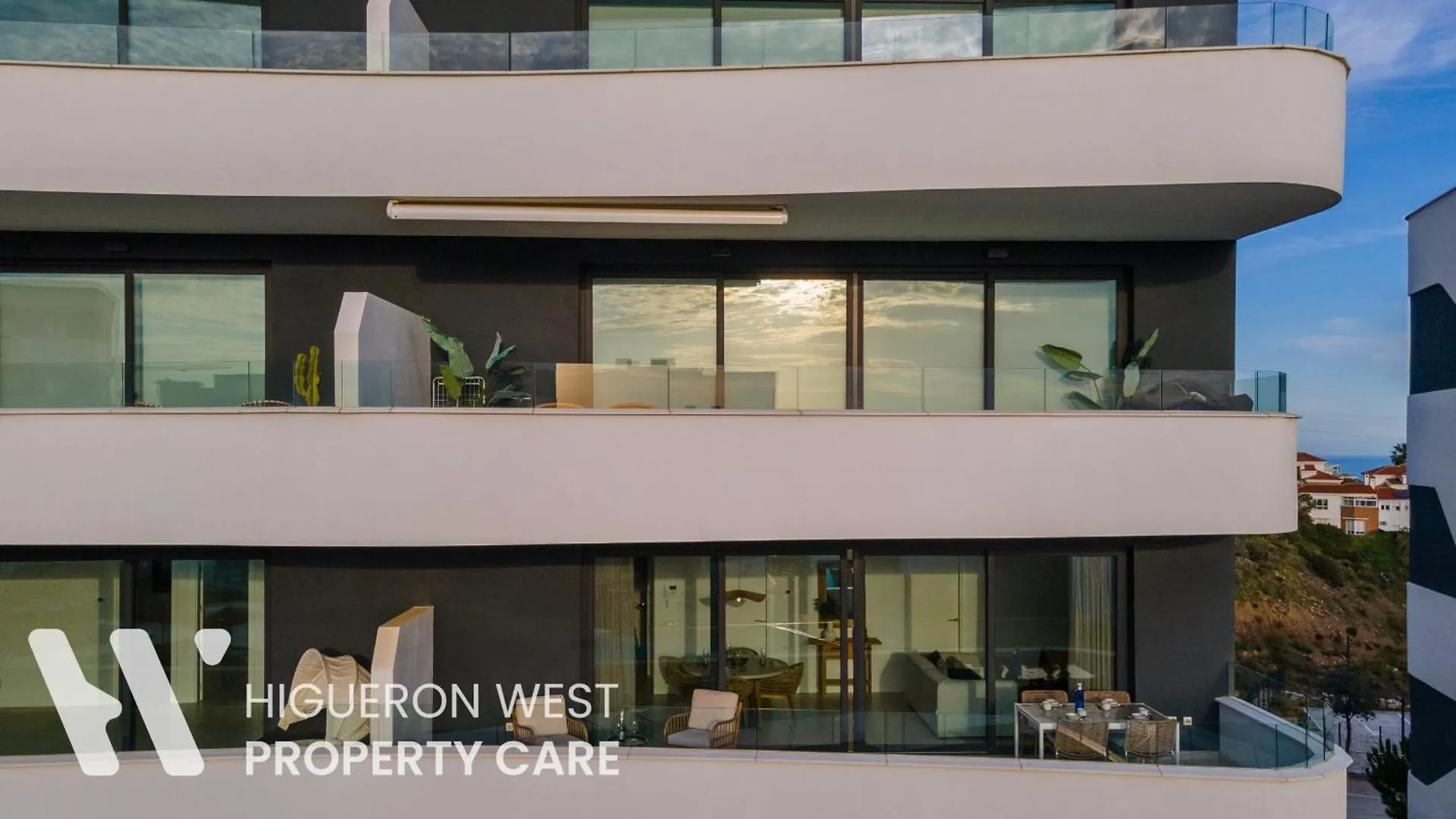 Higueron West Property Collection - The Poolview Terrace By Hwpc Fuengirola 0*,