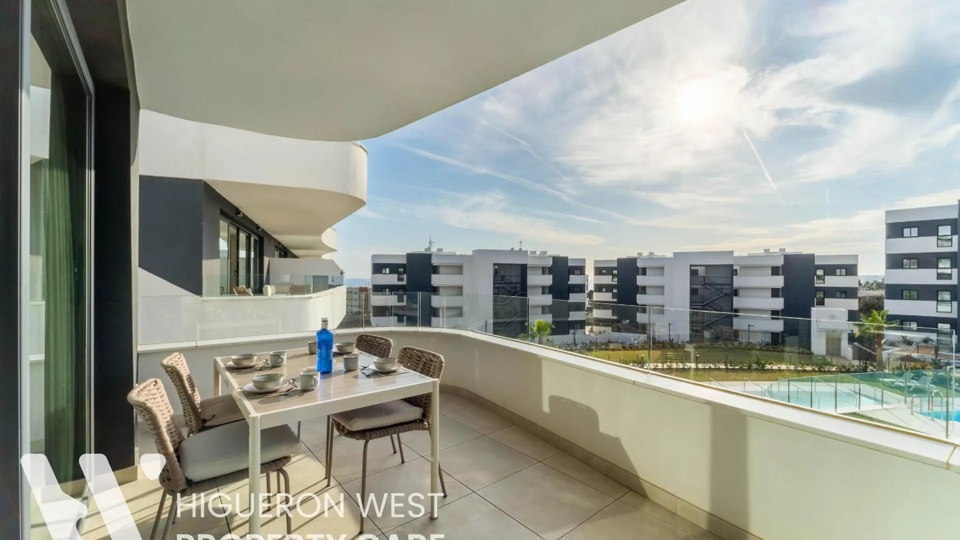 Higueron West Property Collection - The Poolview Terrace By Hwpc Fuengirola 0*,