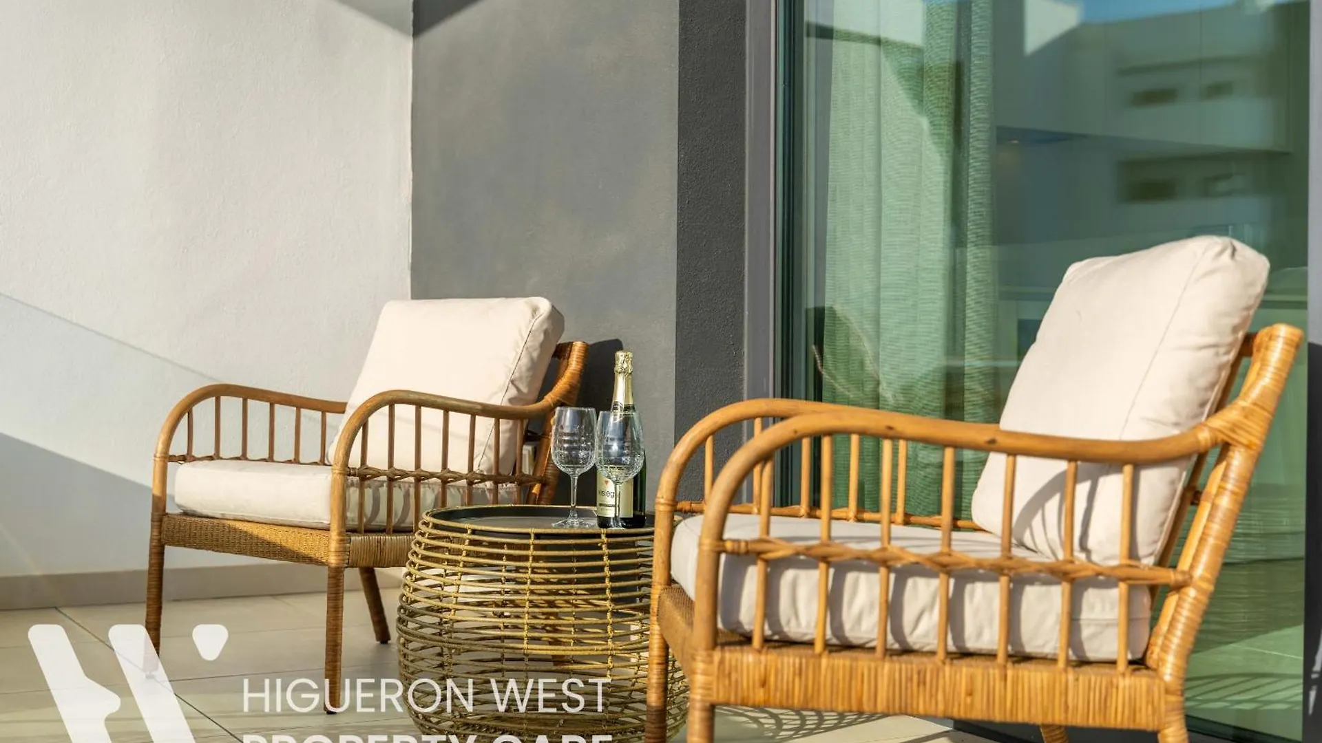 Higueron West Property Collection - The Poolview Terrace By Hwpc Fuengirola Apartment