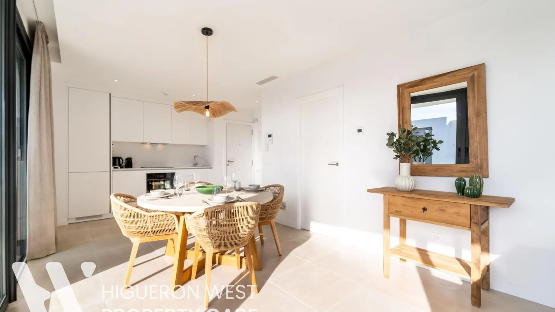 Higueron West Property Collection - The Poolview Terrace By Hwpc Fuengirola